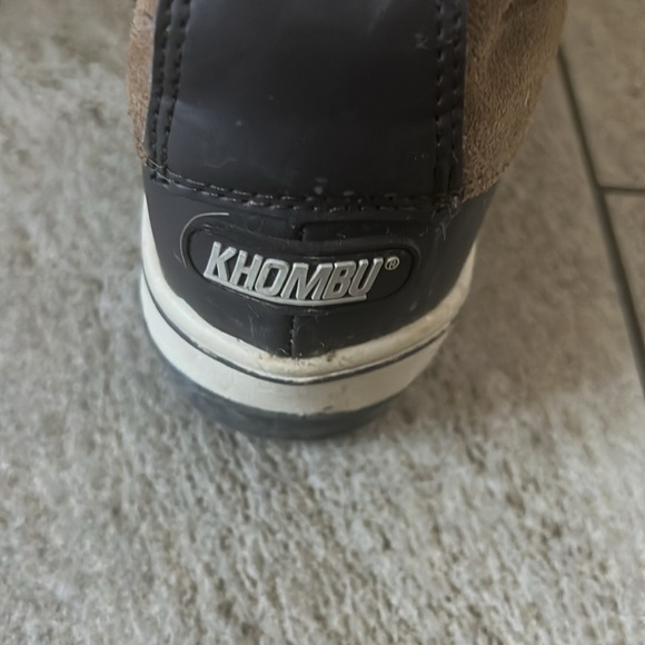 Snow boots 🥾 great condition no rips no odors very light weight size 8 - Picture 5 of 10